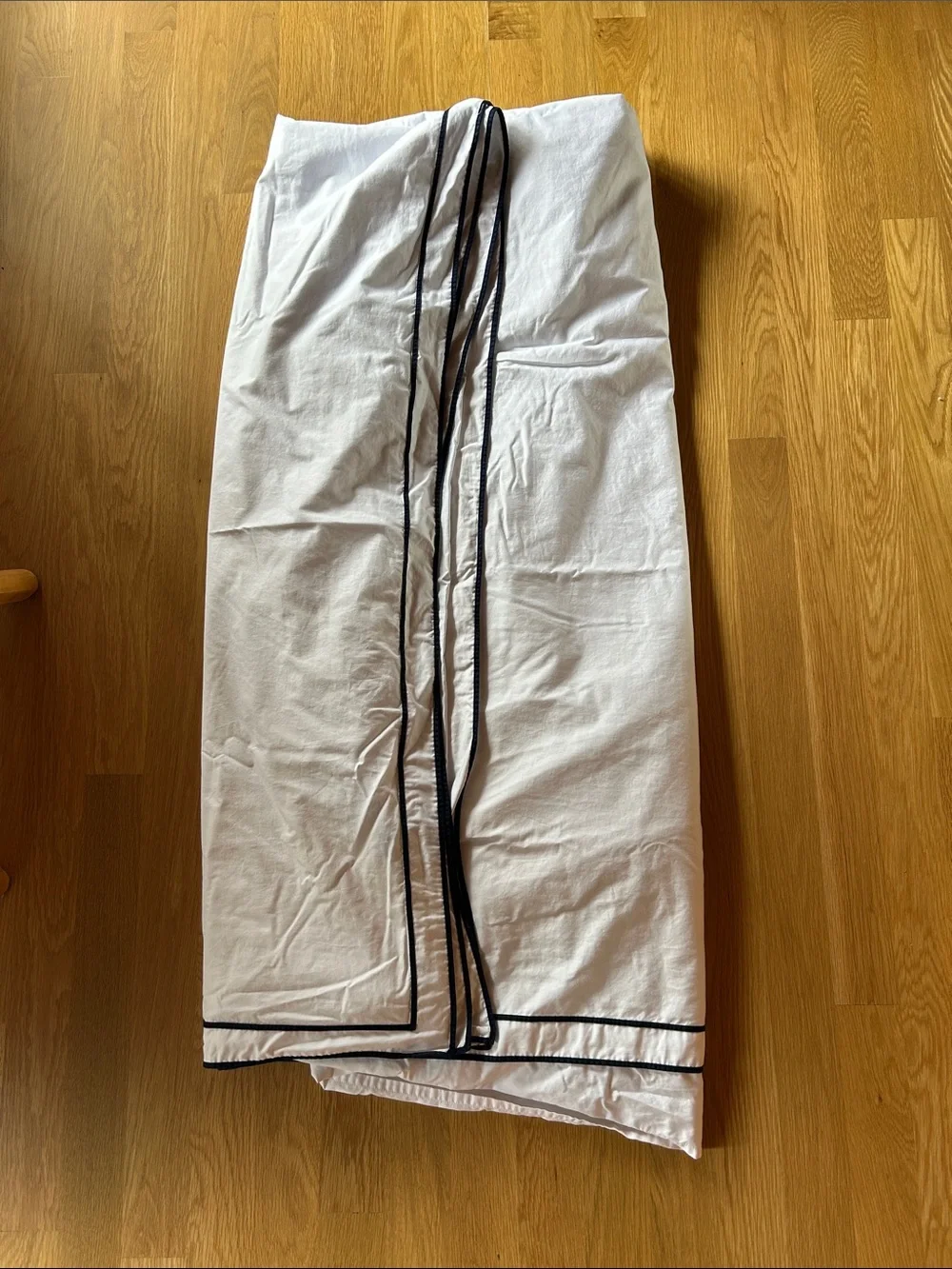 Ralph Lauren Spencer Sateen King White Duvet and 3 Euro Shams with Navy Trim
